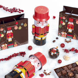 Boîte métallique à l'effigie de l'emblématique personnage collection Noël 2025 Casse-Noisette