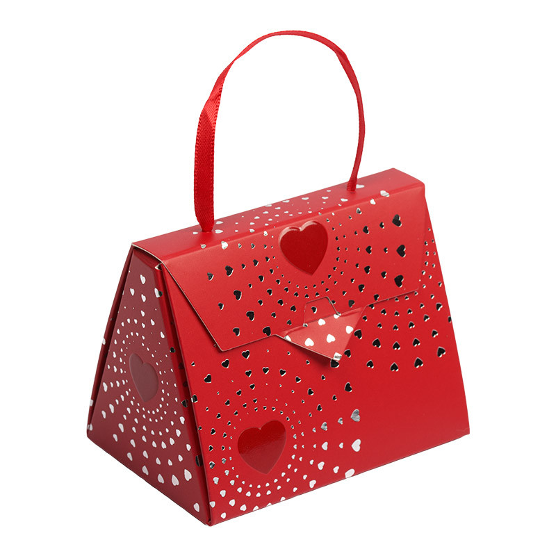 Mini sac "Sortilège" : Ajoutez une touche de magie à votre Saint-Valentin avec notre mini sac "Sortilège". Parfait pour emballer des chocolats, ce design enchanteur fera fondre les cœurs.
