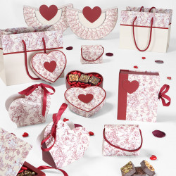 Pochon "Chambord" Photo numéro 6 : Un pochon "Chambord" original et raffiné pour sublimer vos chocolats et gourmandises. Parfait pour la Saint-Valentin, les mariages et cadeaux élégants.