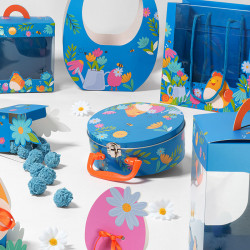 Valise Métallique "Alphonse et Ernestine" Photo numéro 3 : Valise ronde métallique apte au contact alimentaire. Emballage pratique et élégant pour présenter ou offrir vos chocolats de Pâques.