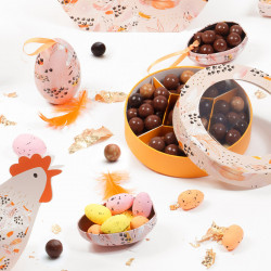 Petits Œufs Métalliques "Symphonie" Photo numéro 4 : Les revoilà habillés aux couleurs de collection "Symphonie", nos petits œufs métalliques ! Ils s'apprêtent ainsi à sauter dans tous les paniers de Pâques.