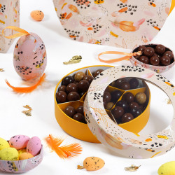 Shirley "Symphonie" Photo numéro 5 : Boîte Shirley avec couvercle à fenêtre transparente au thème de la collection "Symphonie" au design subtile, doux et lumineux.