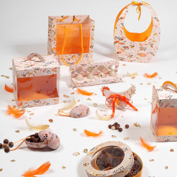 Coquetterie "Symphonie" Photo numéro 7 : Boîte Coquetterie "Symphonie" avec emplacements pour 5 œufs. Présentation pratique et soignée pour boutiques et chocolats de Pâques.