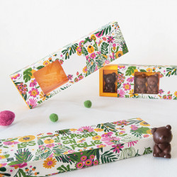 Boîte Oursons en Folie Photo numéro 3 : Conçue pour recevoir 8 oursons en guimauve, intérieur orange, fenêtre transparente et motif en vernis sélectif pour une présentation élégante et gourmande.