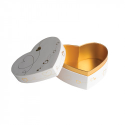 Boîte Cœur "J'adore" Photo numéro 2 : Élégante boîte en forme de cœur au design "J'adore", idéale pour présenter vos créations chocolatées lors de la Saint-Valentin ou autres occasions spéciales !