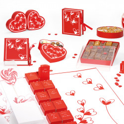 Boîte Cœur "Coup de Foudre" Photo numéro 3 : Élégante boîte en forme de cœur au design "Coup de Foudre", idéale pour présenter vos créations chocolatées lors de la Saint-Valentin ou d’occasions spéciales.