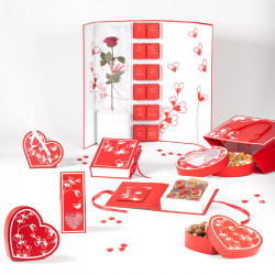 Coffret Rose "Coup de Foudre" Photo numéro 3 : Coffret Coup de Foudre aimanté avec 12 petites boîtes et compartiment pour rose ou chocolat. Un packaging envoûtant pour séduire vos clients à la Saint-Valentin