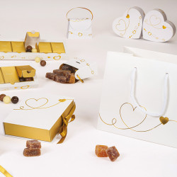 Pochon "J'adore" Photo numéro 4 : Un pochon collection "J'adore" original et raffiné pour sublimer vos chocolats et gourmandises. Parfait pour la Saint-Valentin, les mariages et cadeaux élégants