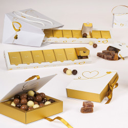 Semainier "J'adore" Photo numéro 3 : Le Semainier de la collection "J'adore" est un coffret composé de 7 cases à ouvrir pour célébrer la fête des amoureux. Packaging de luxe, ludique et petit prix.