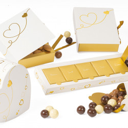 Semainier "J'adore" Photo numéro 5 : Le Semainier de la collection "J'adore" est un coffret composé de 7 cases à ouvrir pour célébrer la fête des amoureux. Packaging de luxe, ludique et petit prix.