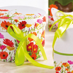Boîte ronde Élisa "Prairie" Photo numéro 4 : 2 compartiments. Intérieur coloré apte au contact alimentaire. Accessoires : 1 ruban
Gamme "Prairie" idéale pour présenter vos chocolats ou macarons de pâques !