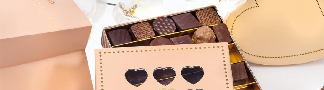 Collection de packagings rose pastel pour chocolat de St-Valentin