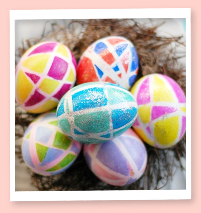 Easter Egg Decorating Using Sharpies & Rubber Bands